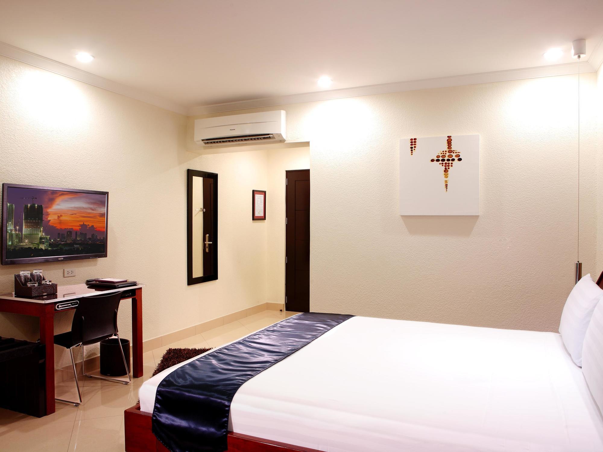 Queens Hotel Angeles City Eksteriør billede