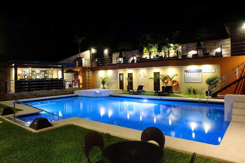 Queens Hotel Angeles City Eksteriør billede