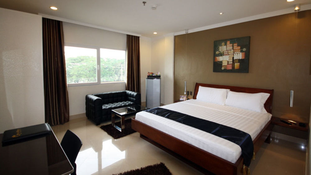 Queens Hotel Angeles City Eksteriør billede