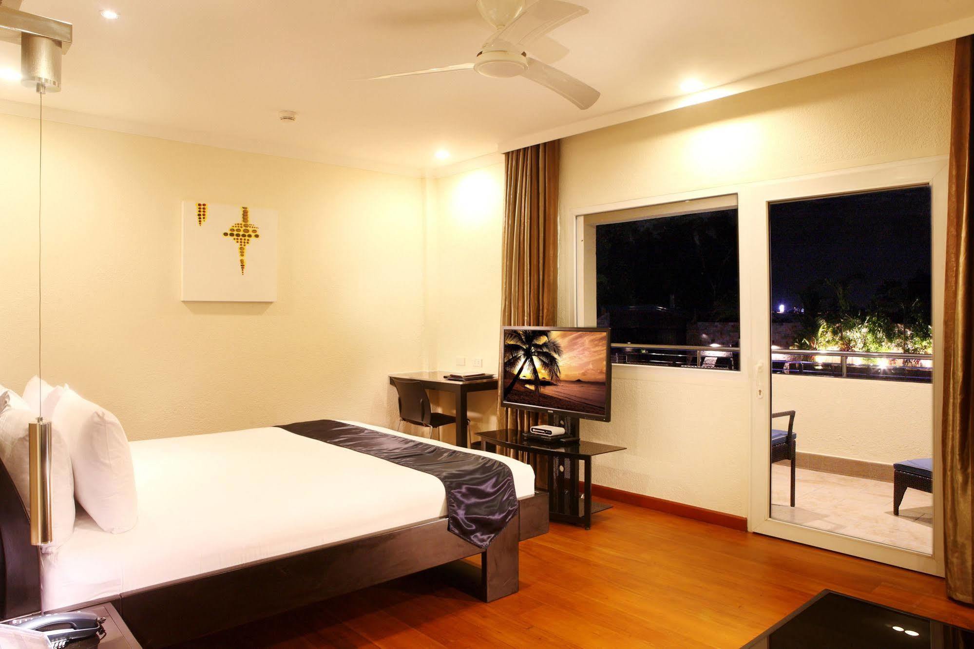 Queens Hotel Angeles City Eksteriør billede