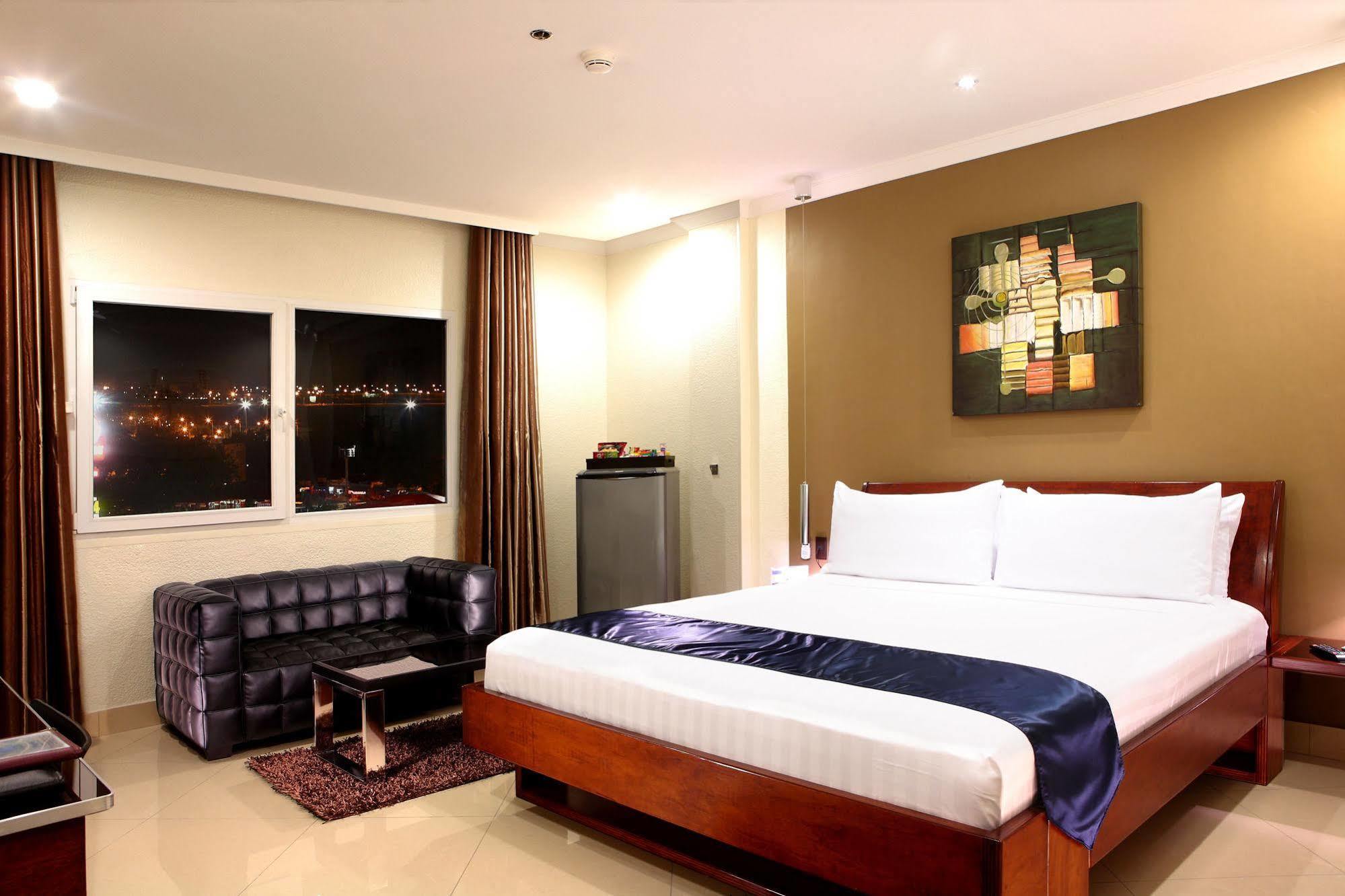 Queens Hotel Angeles City Eksteriør billede